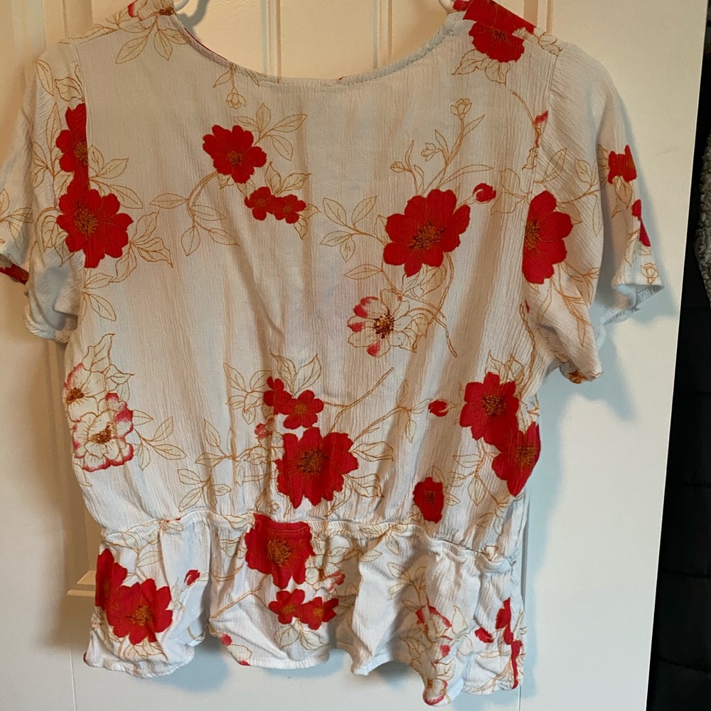 Flower pattern blouse - Picture 2 of 3